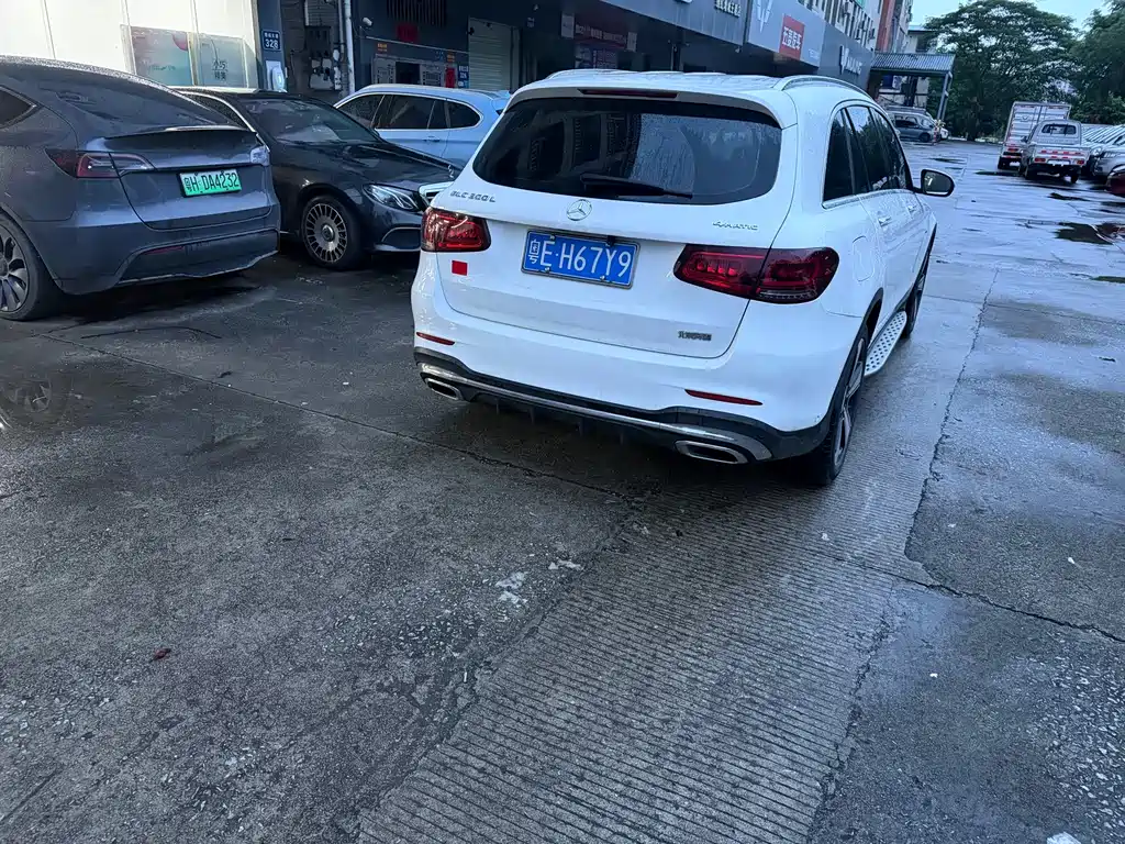 Mercedes-Benz GLC 2023