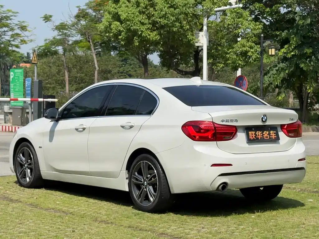 BMW 1 Series 2017 — фото 9