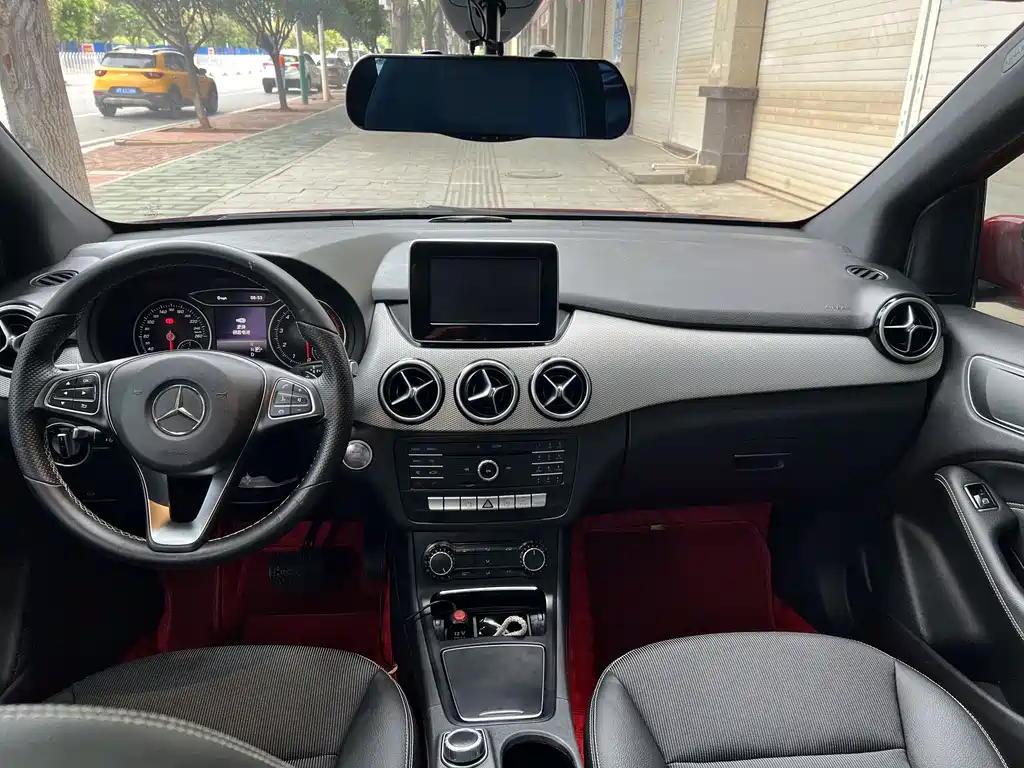 Mercedes-Benz B-Class 2016 — фото 9