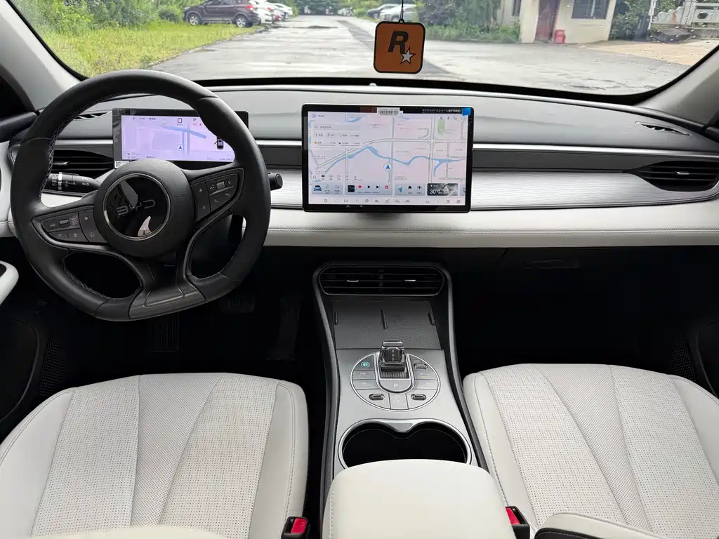 BYD Seal 05 DM-i 2025 — фото 15