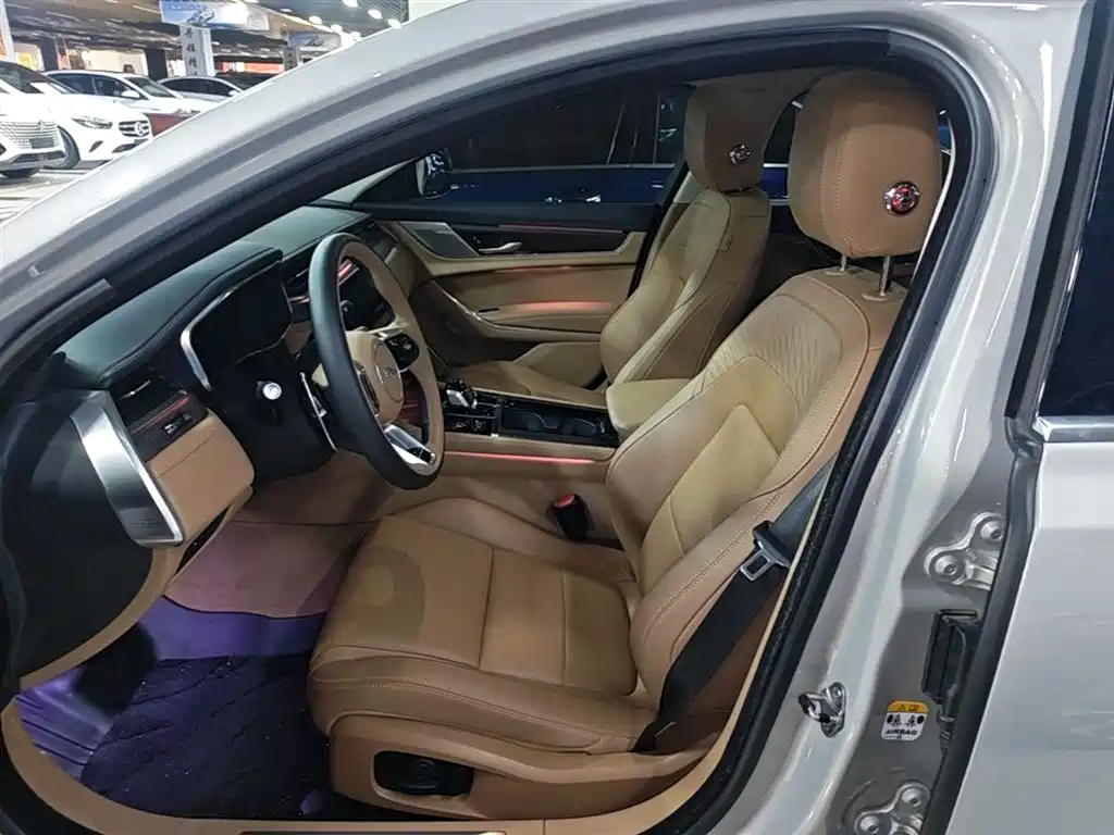 Jaguar XFL 2025 — фото 15