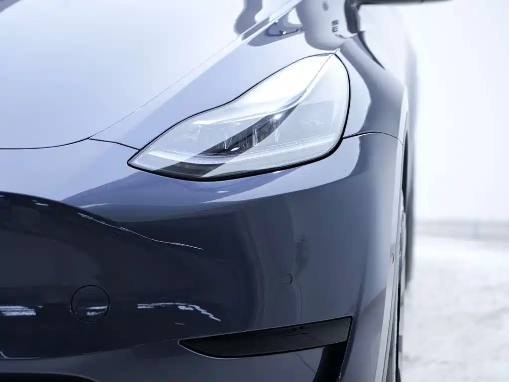 Tesla Model Y 2024 — фото 7