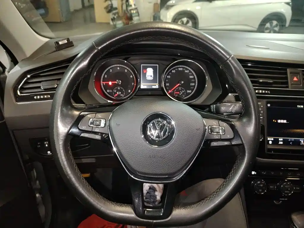 Volkswagen Tiguan L 2017