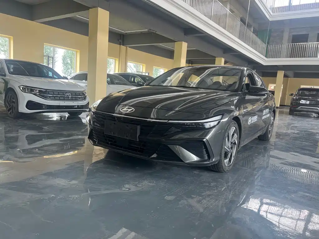 Hyundai Elantra 2023
