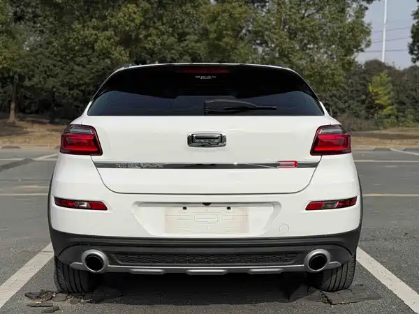 Qoros 3 2016
