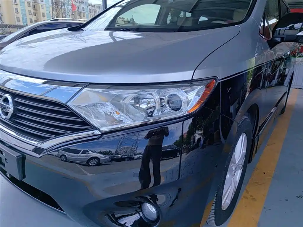 Nissan Quest 2017 — фото 24