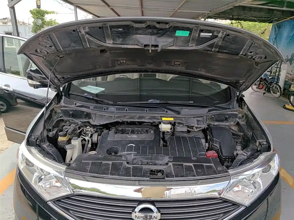 Nissan Quest 2017 — фото 20