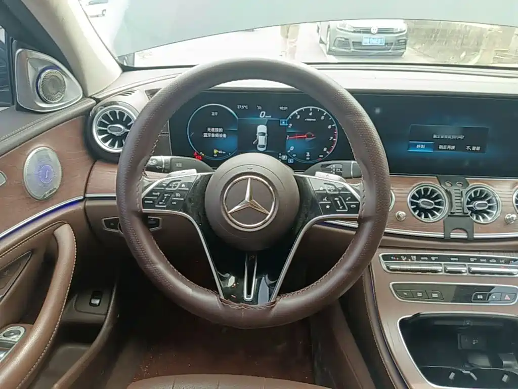 Mercedes-Benz E-Class 2022 — фото 11