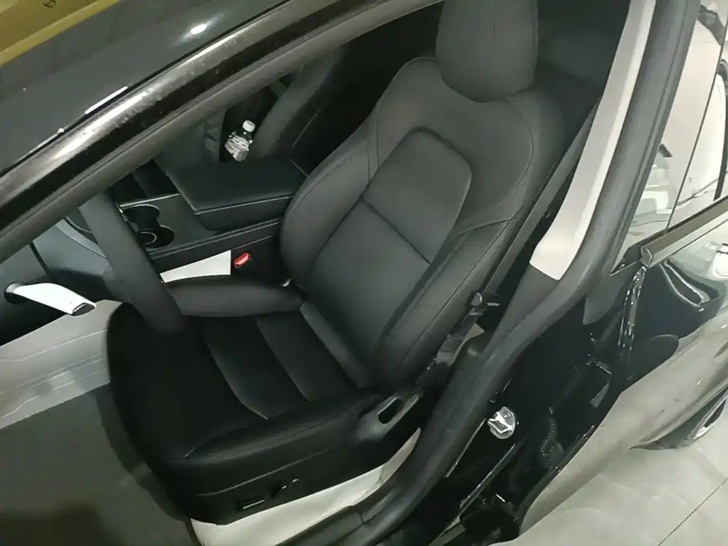 Tesla Model Y 2023 — фото 15