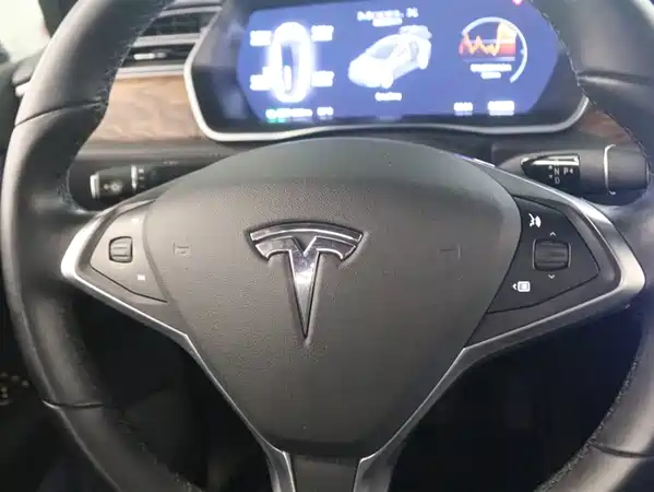 Tesla Model X 2018