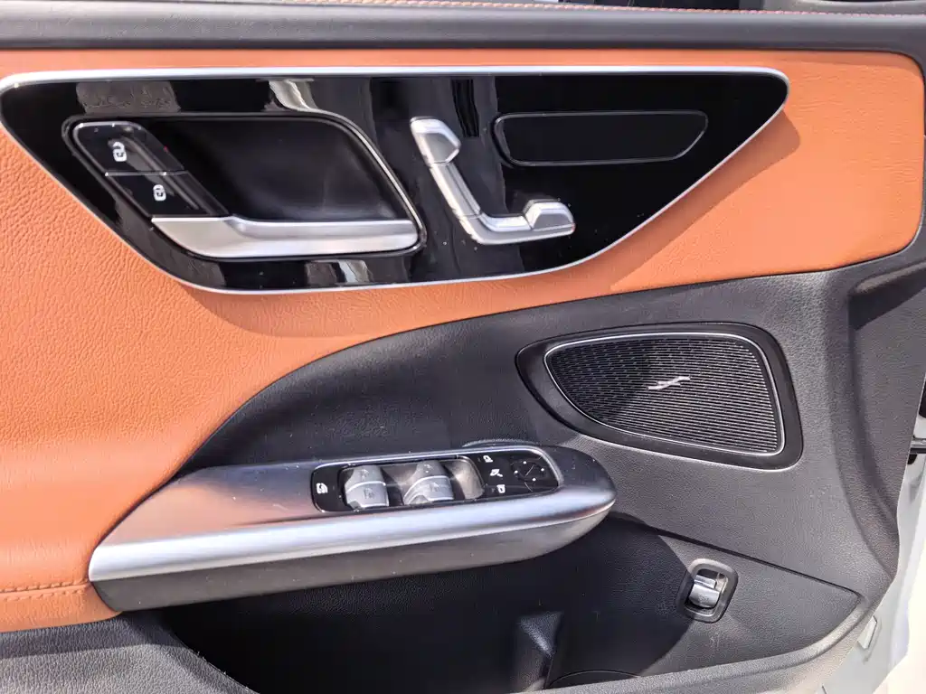 Mercedes-Benz C-Class 2023 — фото 11