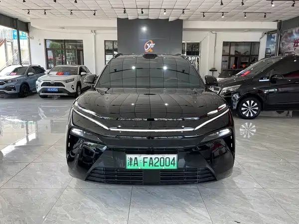 BYD Tang L 2025