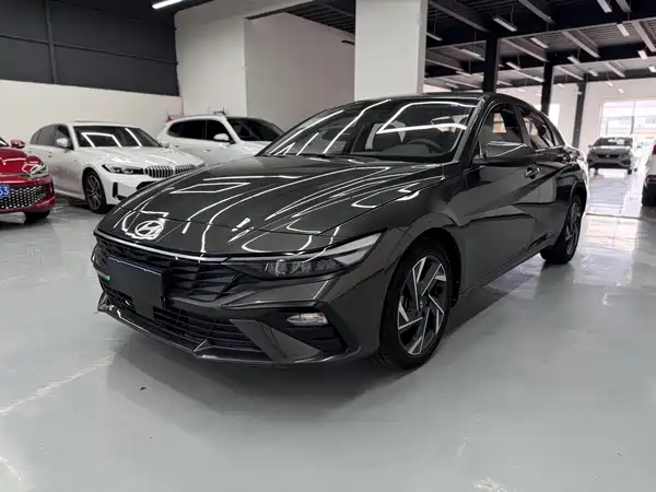 Hyundai Elantra 2024