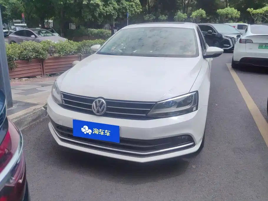 Volkswagen Sagitar 2018