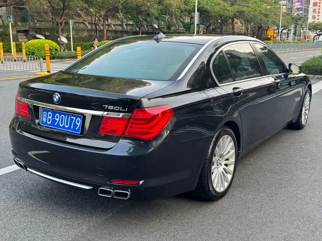 BMW 7 Series 2011 — фото 5
