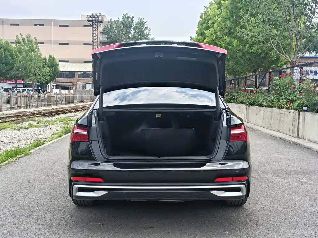 Audi A6L 2023 — фото 10