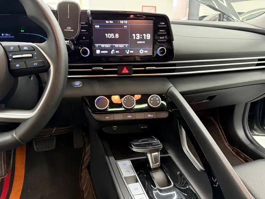 Hyundai Elantra 2024 — фото 10