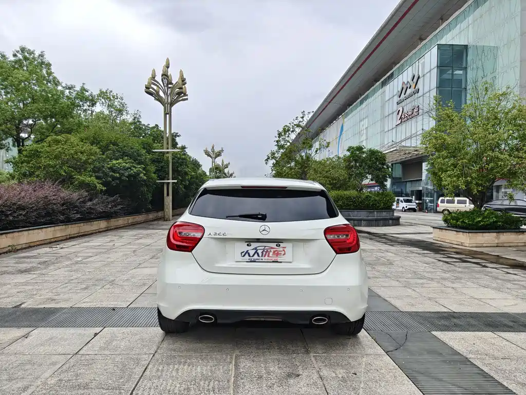 Mercedes-Benz A-Class 2015