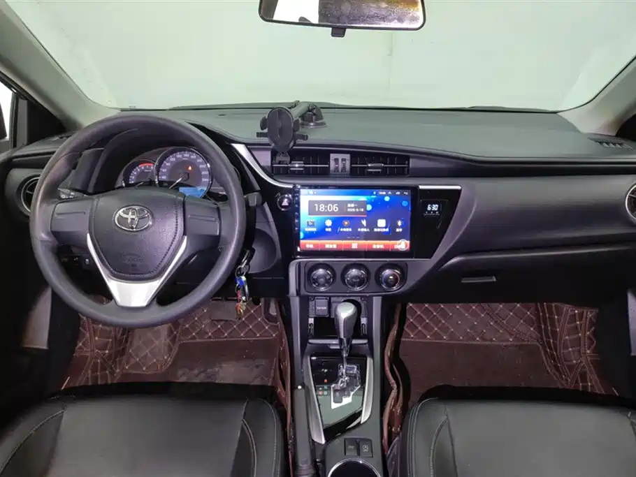 Toyota Corolla 2018 — фото 12