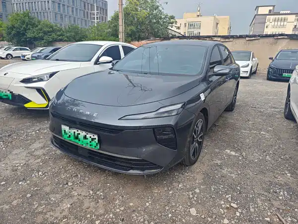 Roewe D6 2025