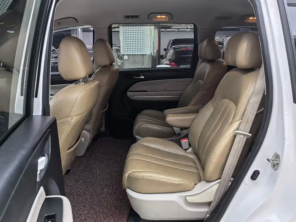 GAC Motor Trumpchi M6 2021 — фото 7