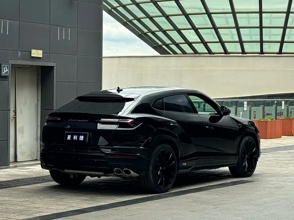 Lamborghini Urus 2023 — фото 3