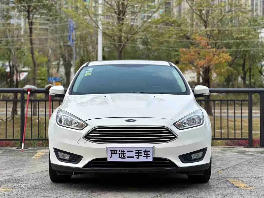 Ford Focus 2018 — фото 2