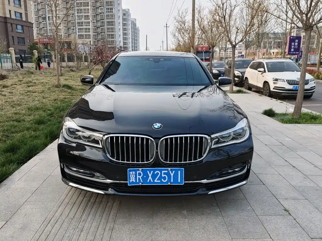 BMW 7 Series 2017 — фото 1