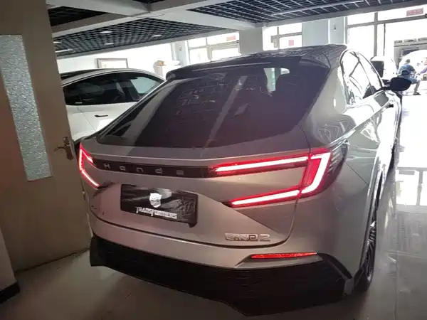 Honda e:NP2 2024