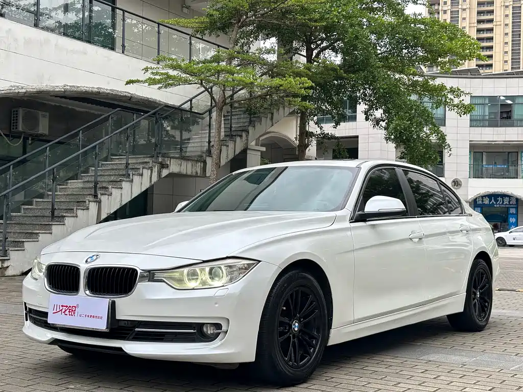 BMW 3 Series 2013 — фото 1