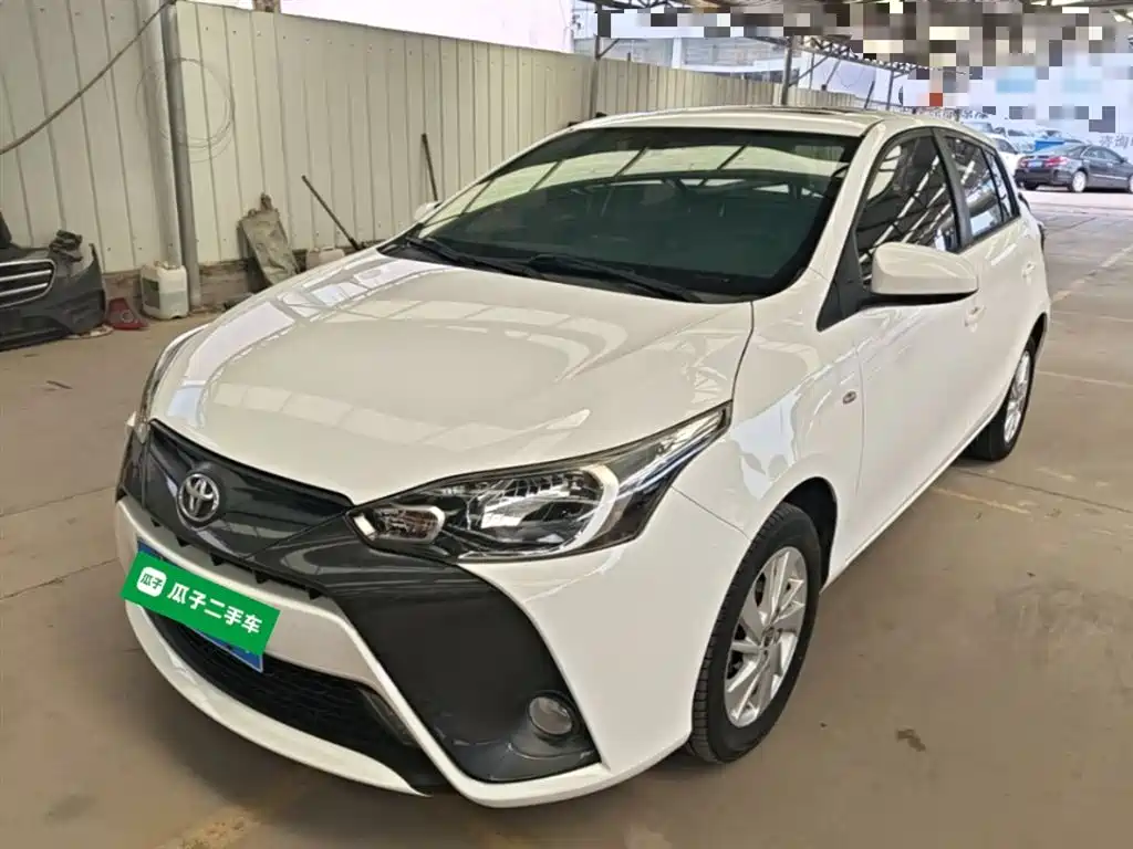 Toyota Yaris L 2017 — фото 2