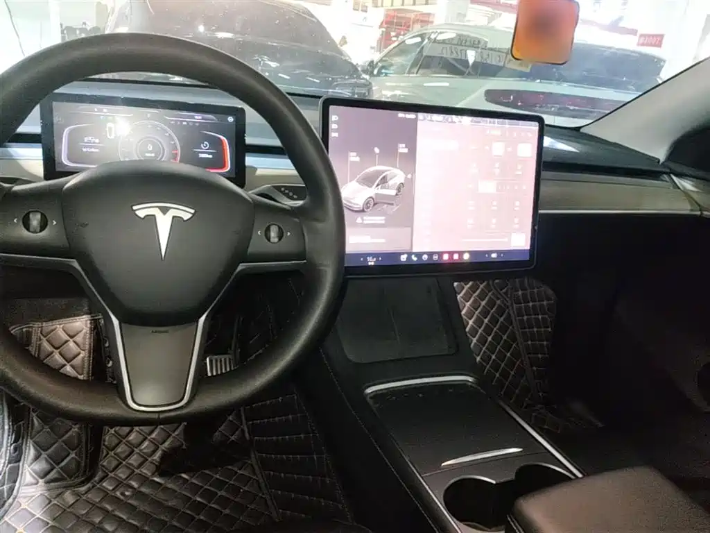 Tesla Model Y 2022 — фото 10