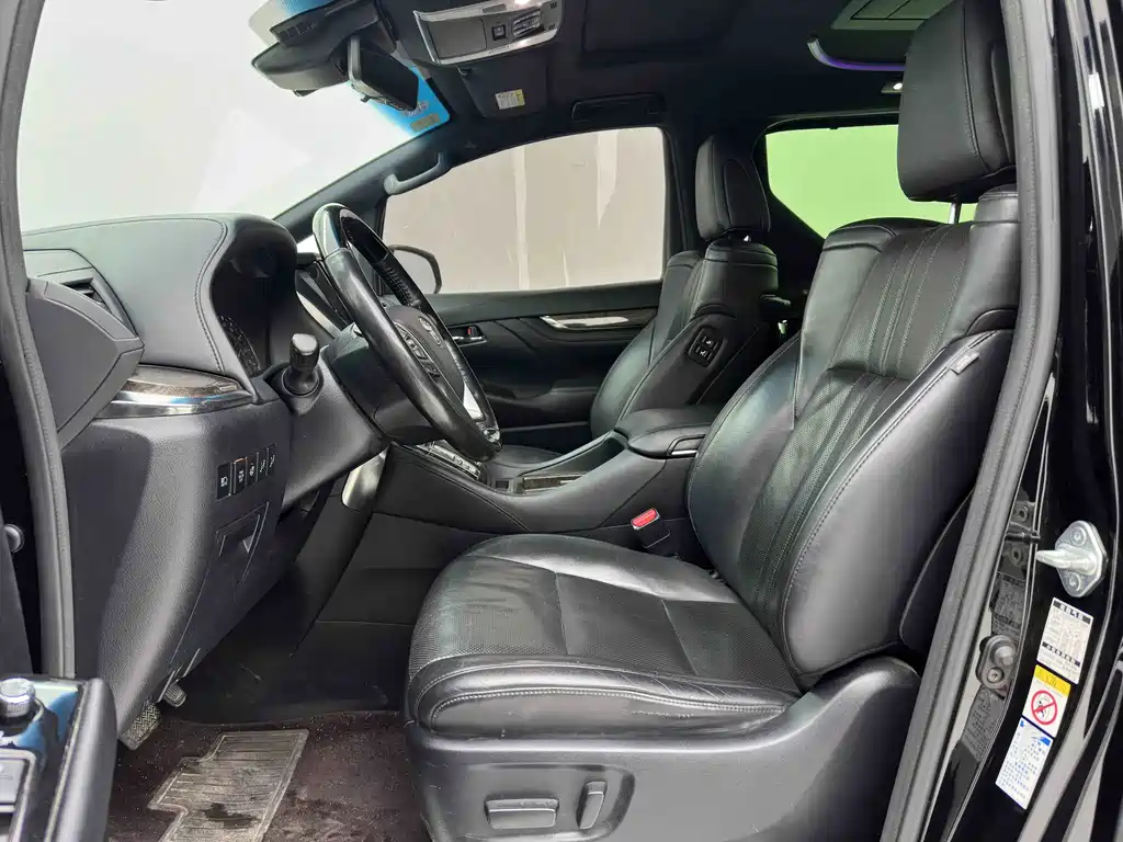 Toyota Alphard 2019 — фото 20