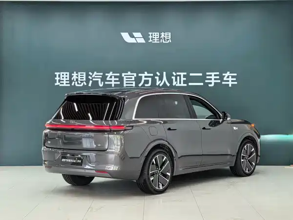 Li Auto L8 2025