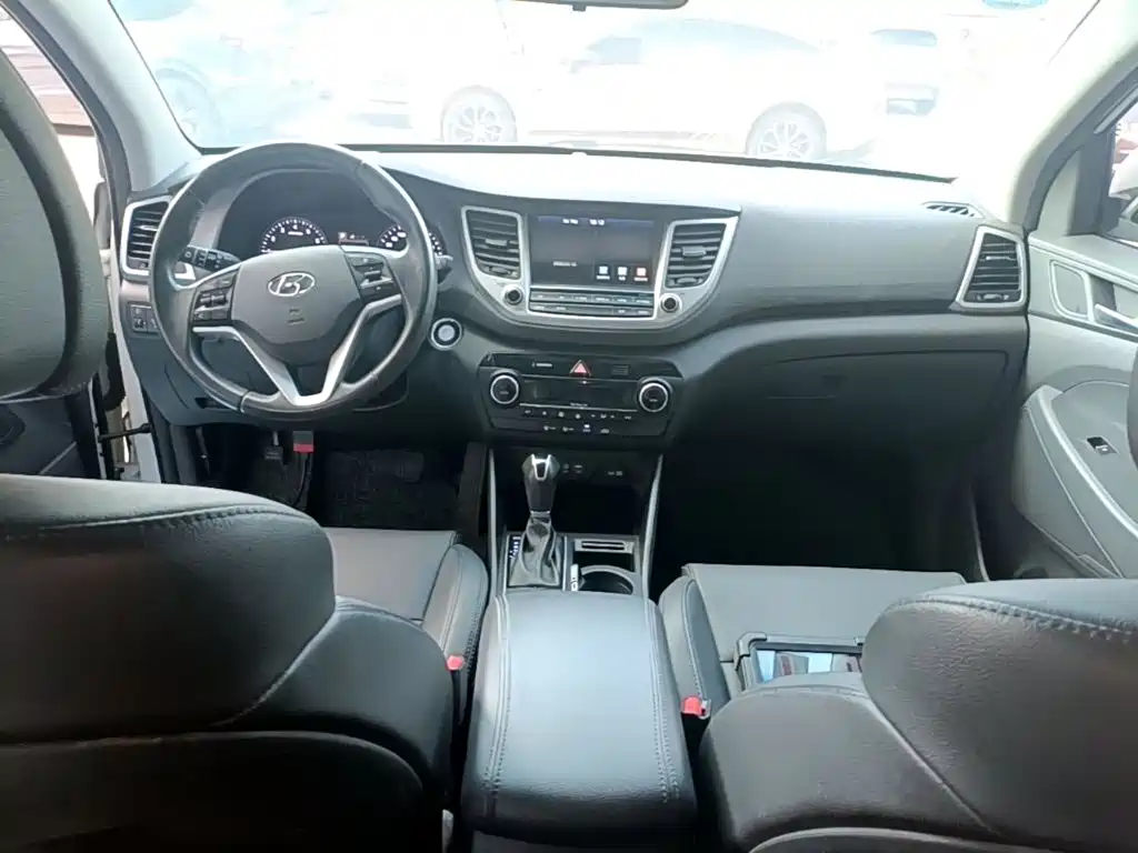 Hyundai Tucson 2017 — фото 10