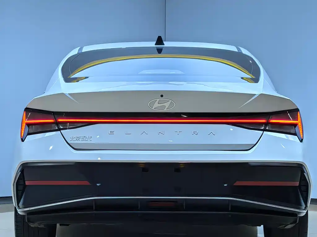 Hyundai Elantra 2023