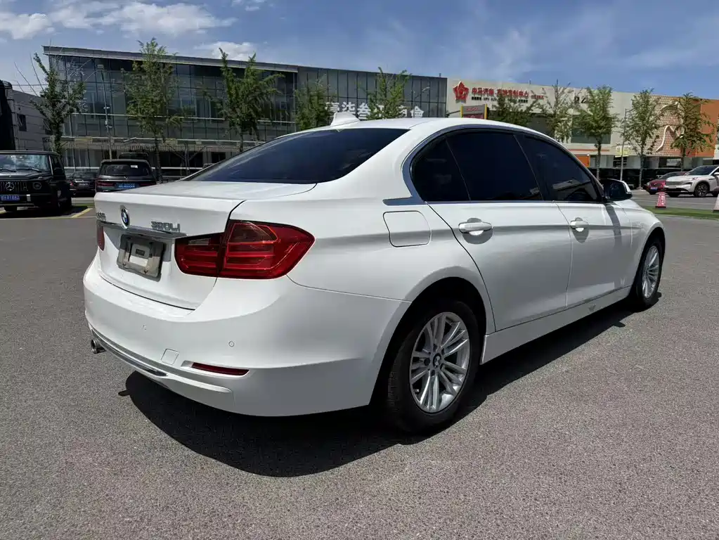 BMW 3 Series 2015 — фото 13