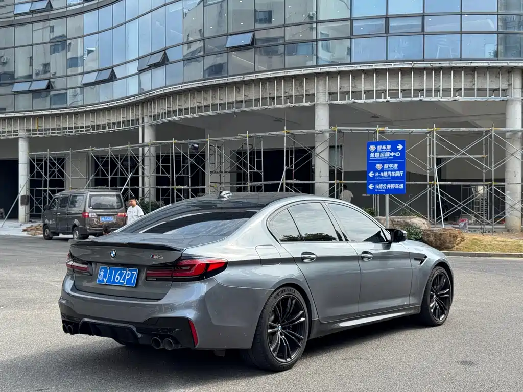 BMW M5 2018 — фото 9
