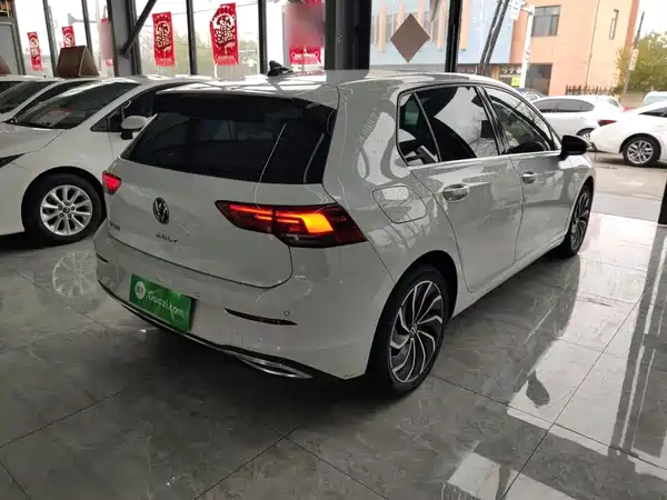 Volkswagen Golf 2021