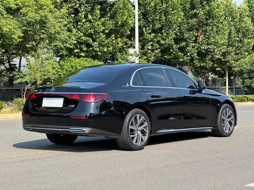 Mercedes-Benz E-Class 2024