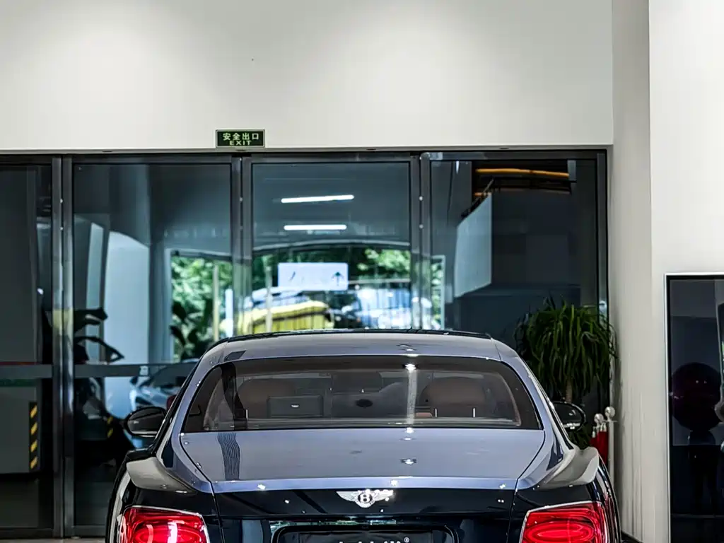 Bentley Flying Spur 2016 — фото 4