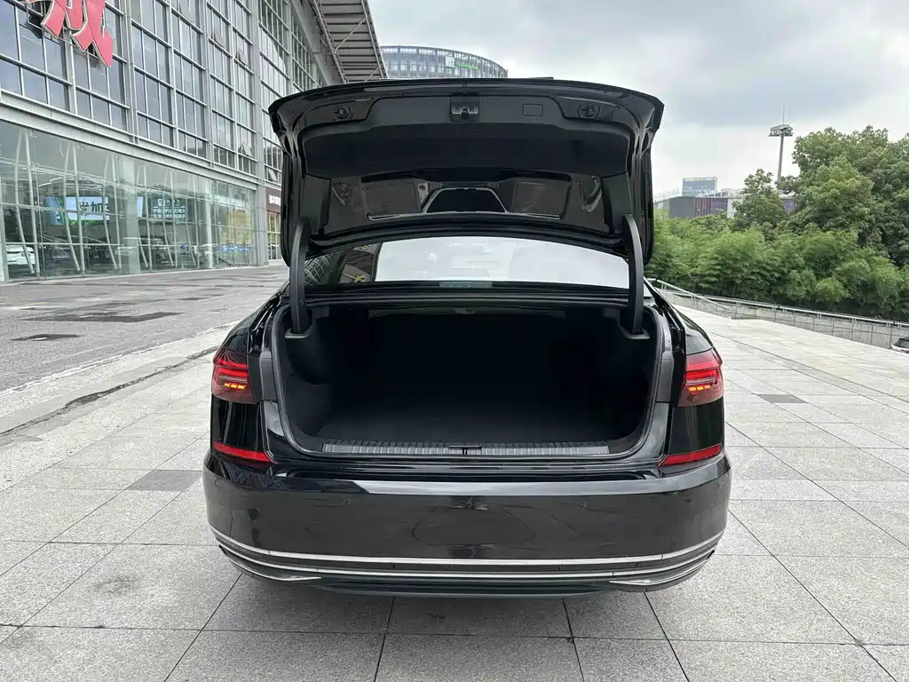 Volkswagen Passat Plug-In Hybrid 2020 — фото 8