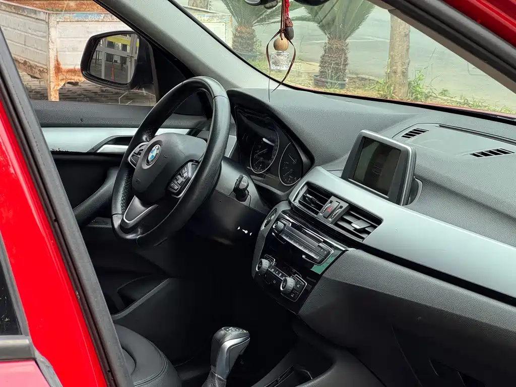 BMW X1 2017 — фото 15
