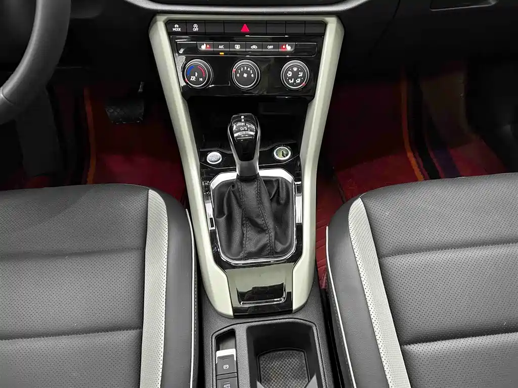 Volkswagen T-Roc 2023