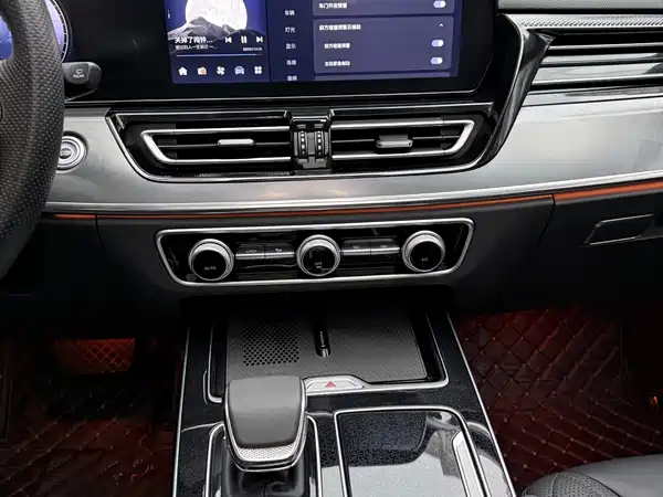 Hongqi HS5 2025