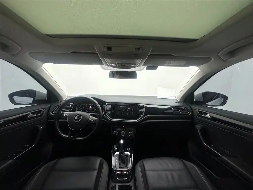 Volkswagen T-Roc 2023 — фото 19
