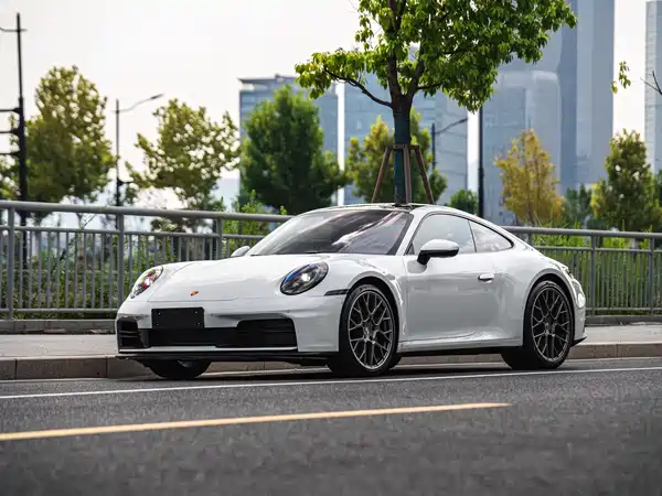 Porsche 911 2025