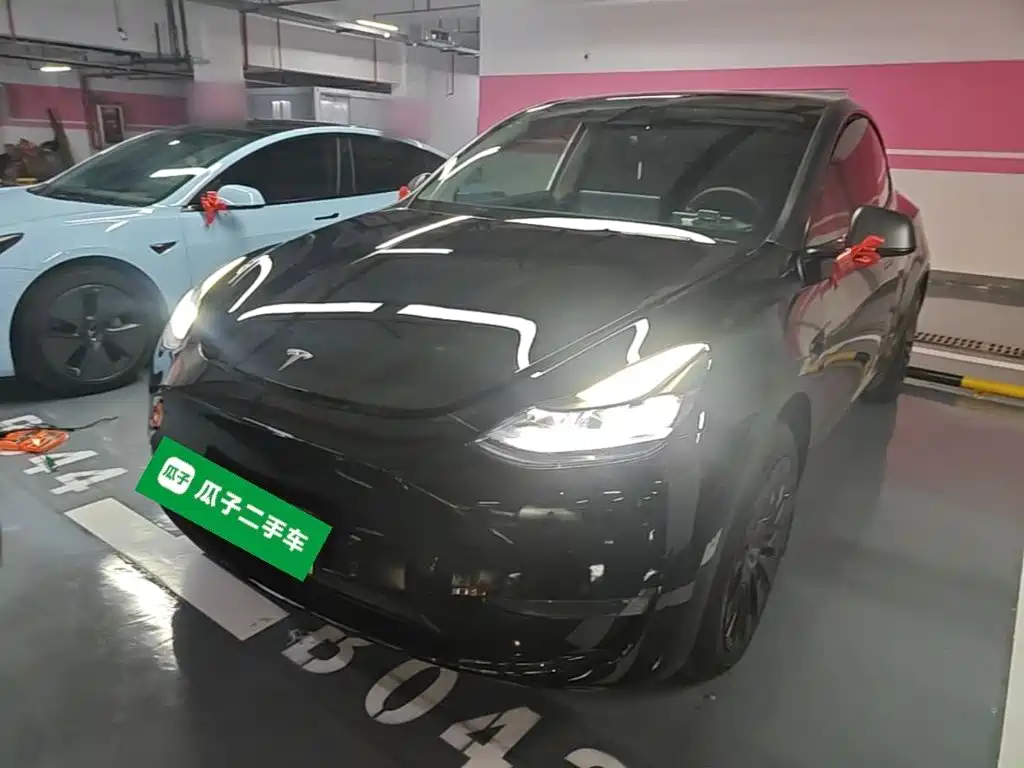 Tesla Model Y 2024