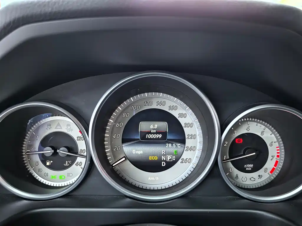 Mercedes-Benz E-Class 2015 — фото 6