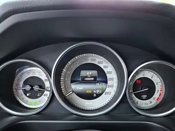 Mercedes-Benz E-Class 2015